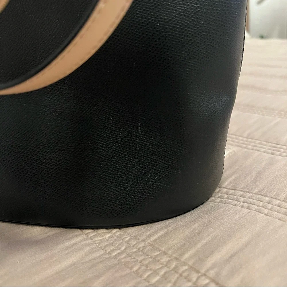 Michael Kors Black and Tan Tote Bag - Picture 9 of 10